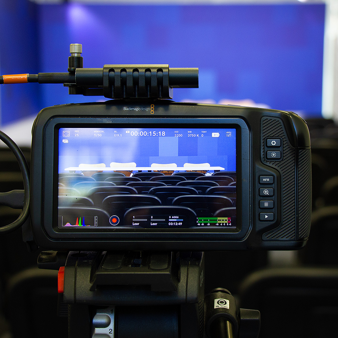 home-galerie-hybride-pressekonferenz